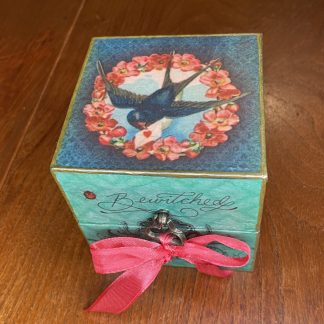 Decoupage cube jewellery box