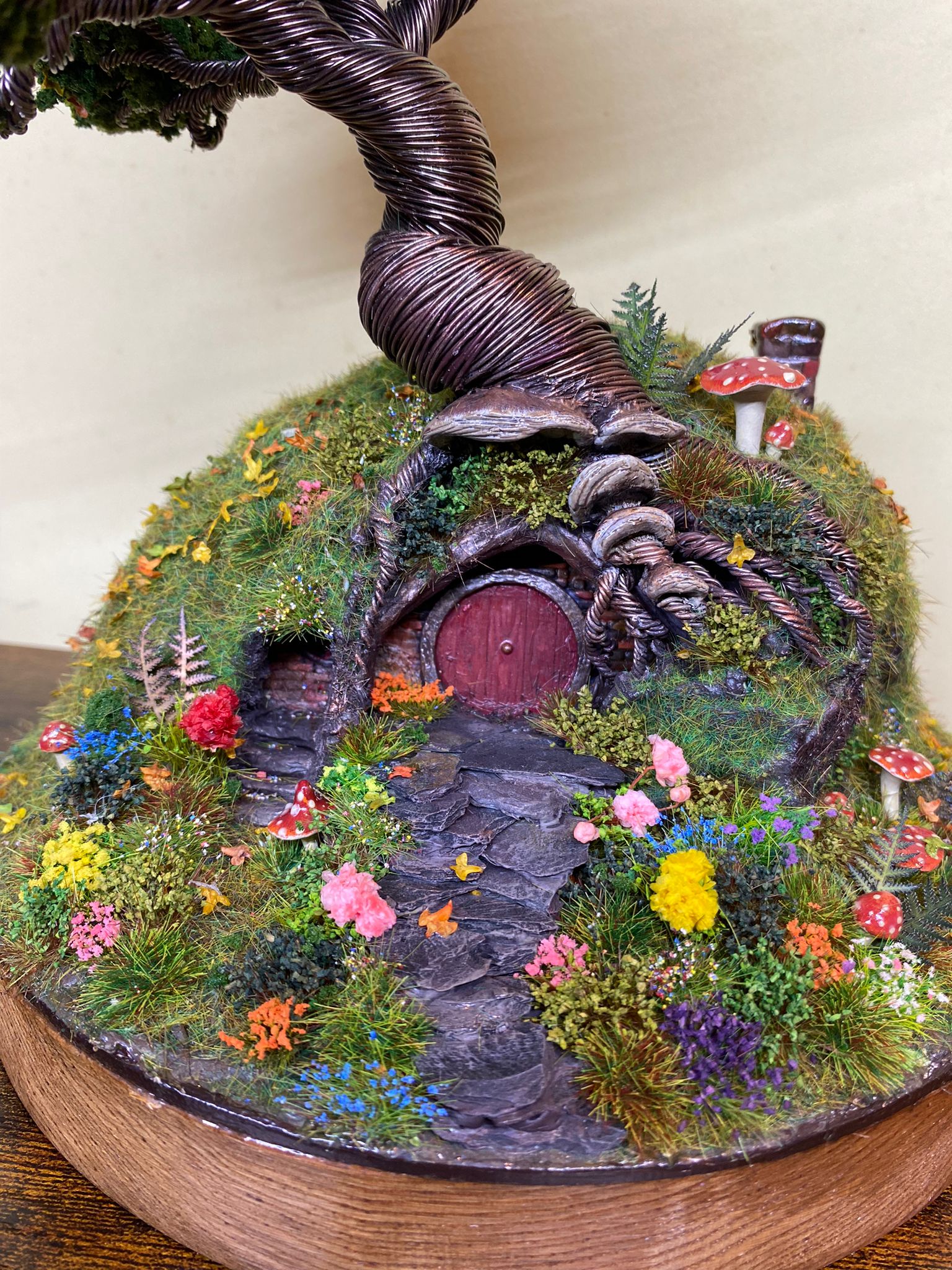 Halfling home Diorama (Red door) by The Flying Rowan | Numonday