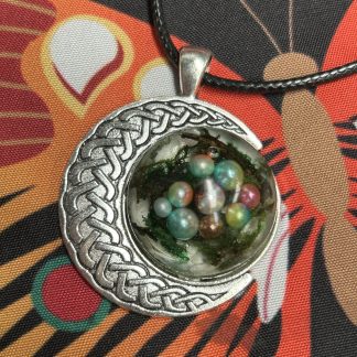 Bubbly Necklace With Moss
