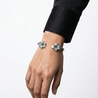 Flower power bangle