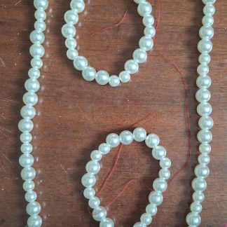 Imitation pearl bracelets